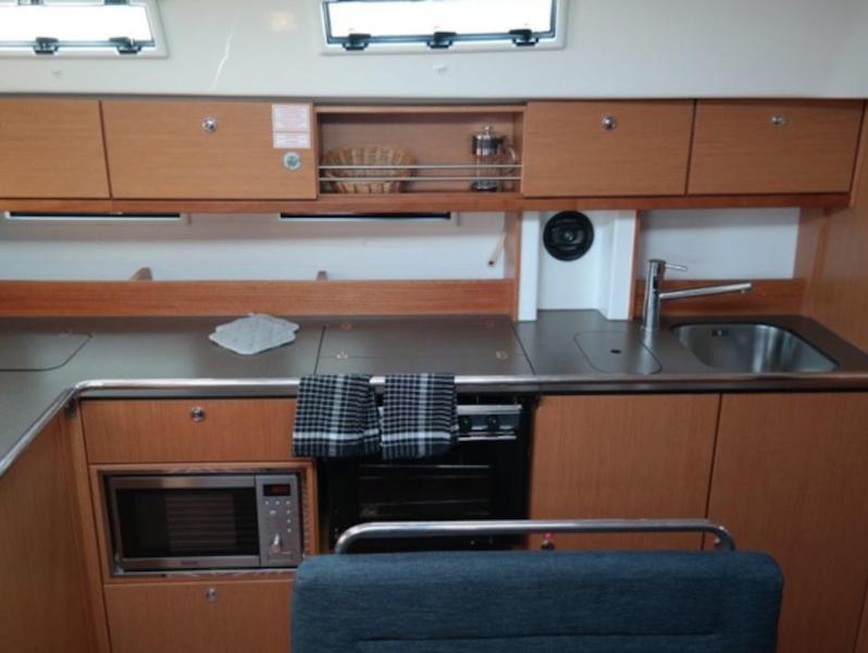 Book yachts online - sailboat - Bavaria Cruiser 45 - Alena - rent