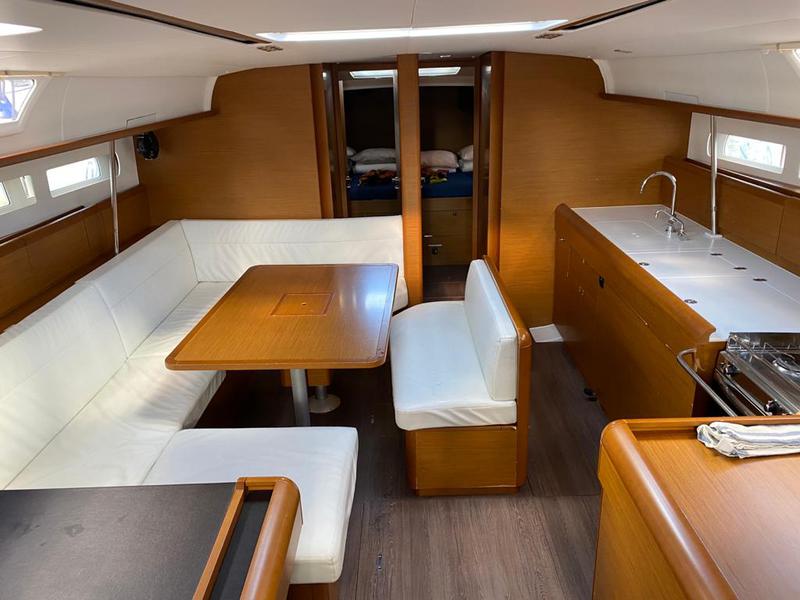 Book yachts online - sailboat - Sun Odyssey 519 - Alboran Pacharan (Majorca) - rent