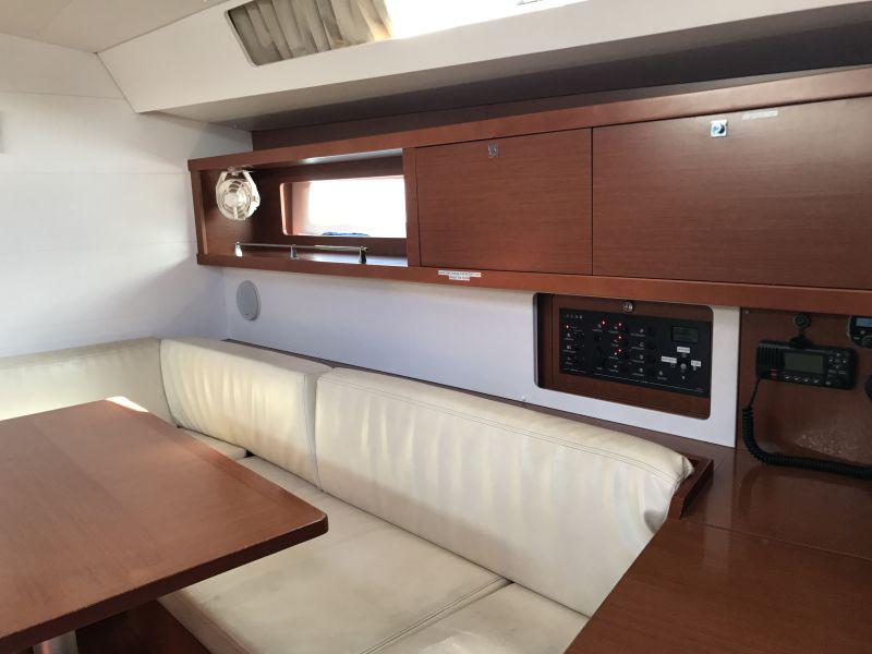 Book yachts online - sailboat - Oceanis 45-4 - Alboran XXXIV Nini (Radazul) - rent