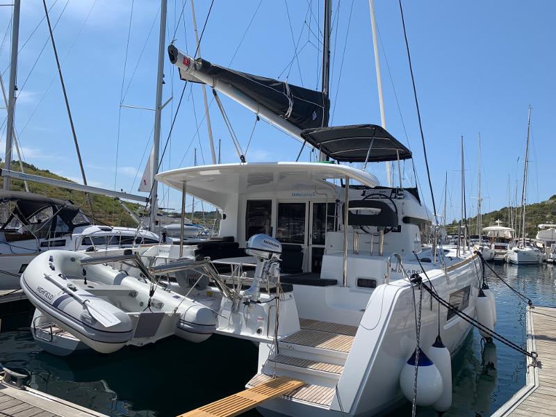 Book yachts online - catamaran - Lagoon 40 - MONARCH new 2020+AC+G - rent