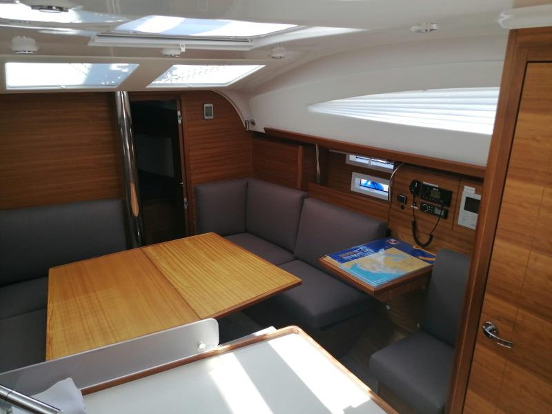 Book yachts online - sailboat - Elan 40.1 - TOP SECRET new 2020 - rent