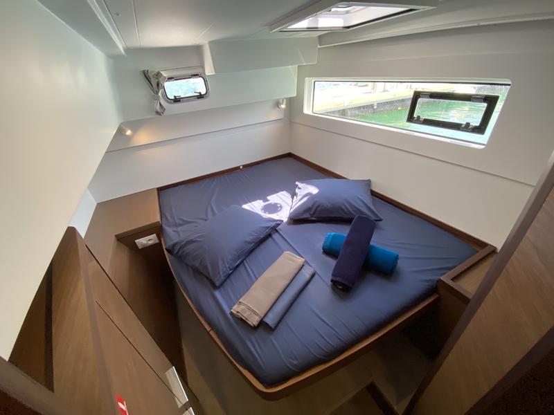 Book yachts online - catamaran - Lagoon 40 - Eskimo  - rent