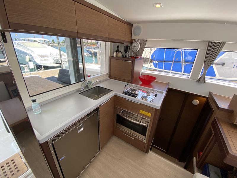 Book yachts online - catamaran - Lagoon 40 - Eskimo  - rent