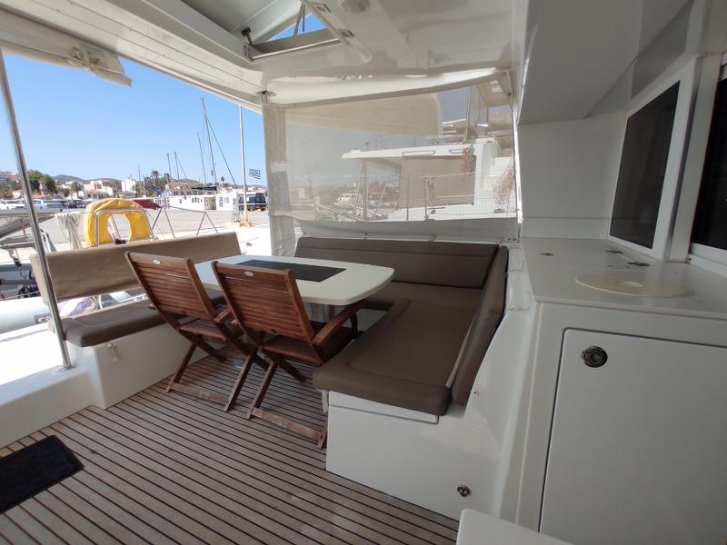 Book yachts online - catamaran - Lagoon 450  Flybridge - Nata - rent