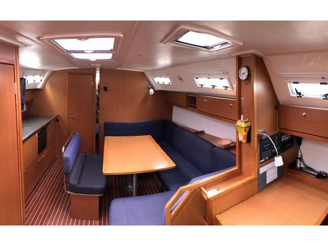 Book yachts online - sailboat - Bavaria Cruiser 40 - B40-2 - rent