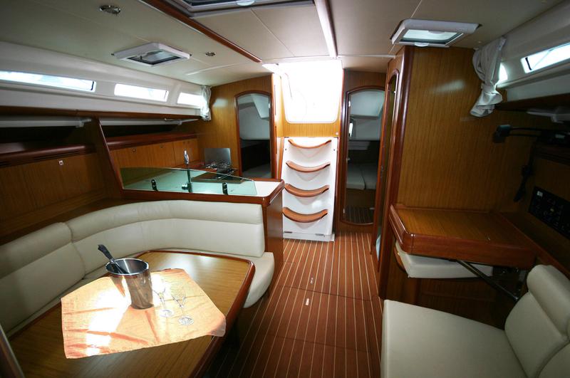 Book yachts online - sailboat - Sun Odyssey 42i - Nihal - rent