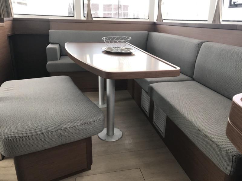 Book yachts online - catamaran - Lagoon 42 - Sammy (A/C, WM, Inverter, Generator) - rent