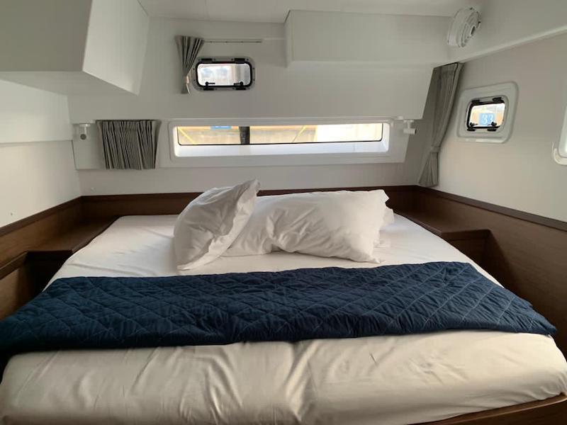 Book yachts online - catamaran - Lagoon 42 - Maisha (WM, Inverter, Solar Panels) - rent