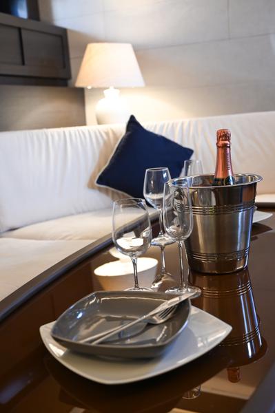 Book yachts online - motorboat - Leopard 23 - Maeva Star - rent
