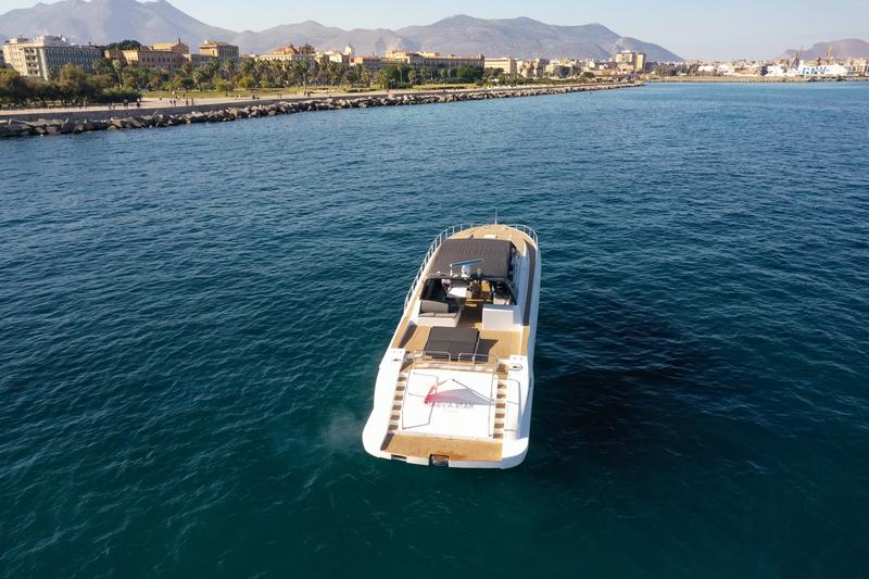 Book yachts online - motorboat - Leopard 23 - Maeva Star - rent