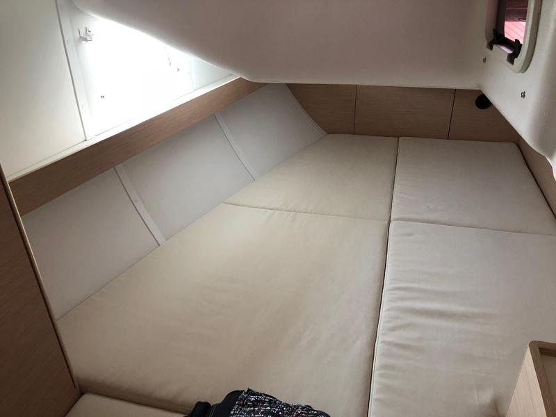 Book yachts online - sailboat - Elan 40 Impression - La Marchesa - rent