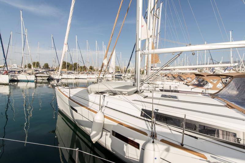 Book yachts online - sailboat - Oceanis 45 - Rafaela - rent