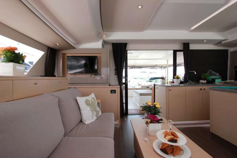 Book yachts online - catamaran - Saba 50 - Tiziano - rent