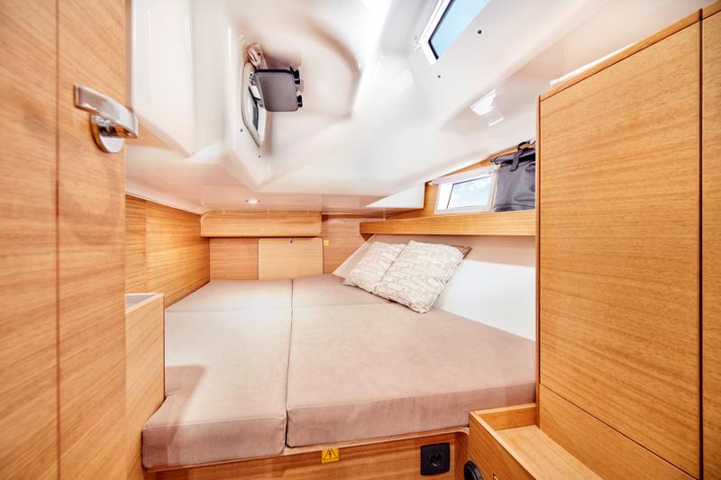 Book yachts online - sailboat - Elan Impression 40.1 - Liana - rent
