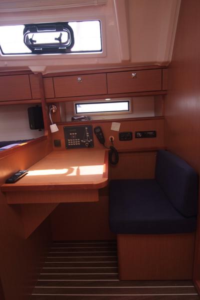 Book yachts online - sailboat - Bavaria Cruiser 41 - JAZZ - rent