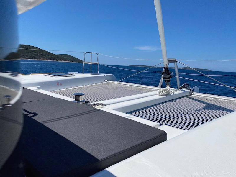 Book yachts online - catamaran - Lagoon 40 - SUNLIGHT - rent