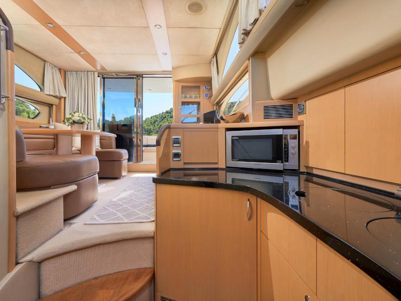 Book yachts online - motorboat - Princess 42 - Touché - rent