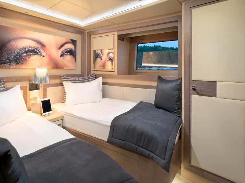 Book yachts online - motorboat - Delfino 93 - Ocean Drive - rent