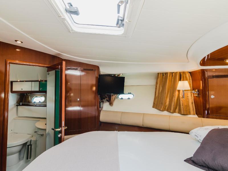 Book yachts online - motorboat - Jeanneau Prestige 46 Fly - UNPLUGGED - rent