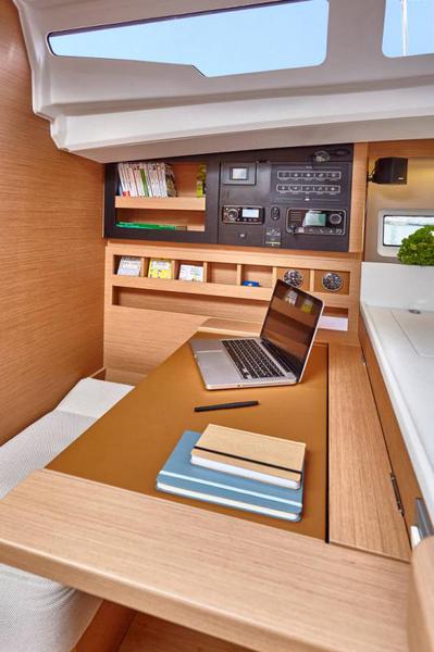 Book yachts online - sailboat - Sun Odyssey 440 - Nymeria | Water-maker - rent