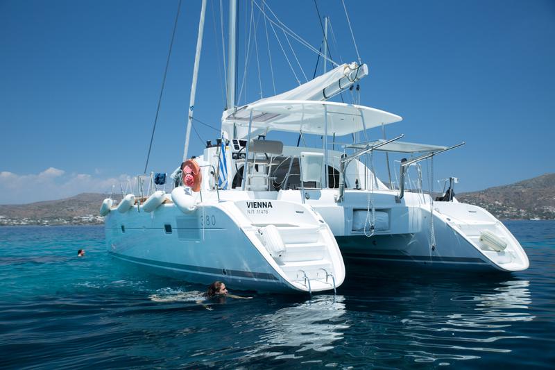 Book yachts online - catamaran - Lagoon 380 - Vienna - rent
