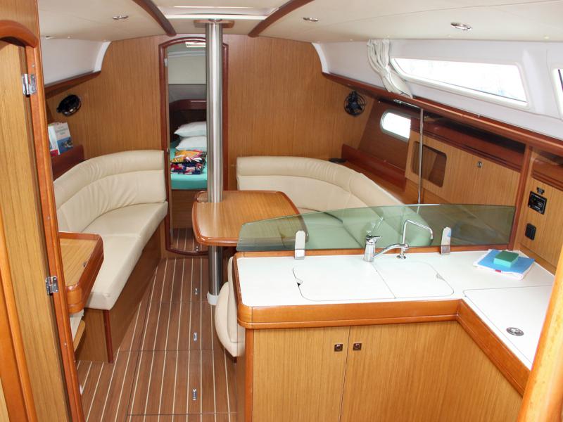 Book yachts online - sailboat - Sun Odyssey 36i - La Ligne Verte - rent