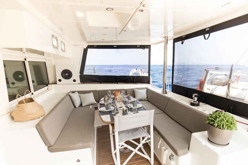 Book yachts online - catamaran - Lagoon 500 - Skippered - TORO BIANCO - rent