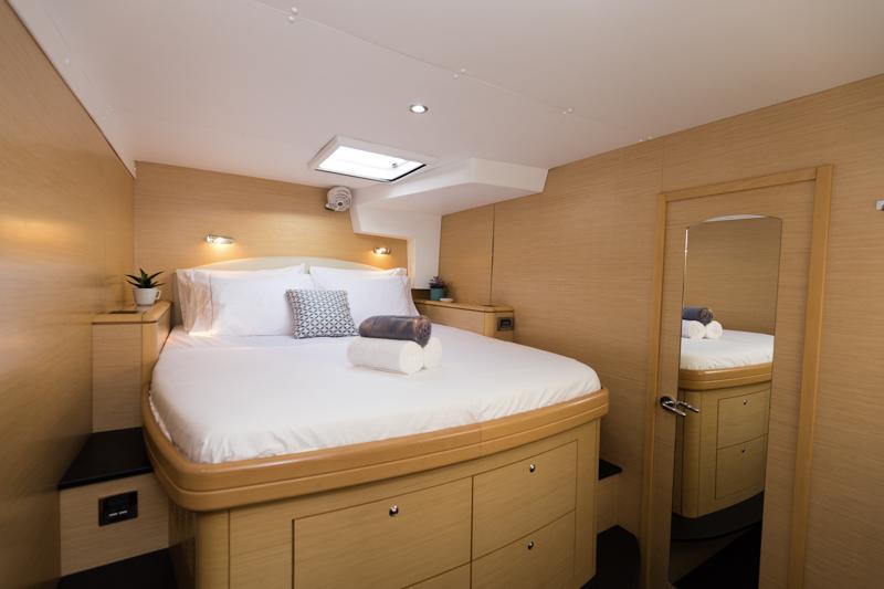 Book yachts online - catamaran - Lagoon 500 - Skippered - TORO BIANCO - rent