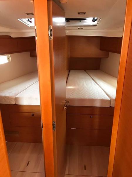 Book yachts online - sailboat - Sun Odyssey 519 -  6 cabs - MARINA - rent