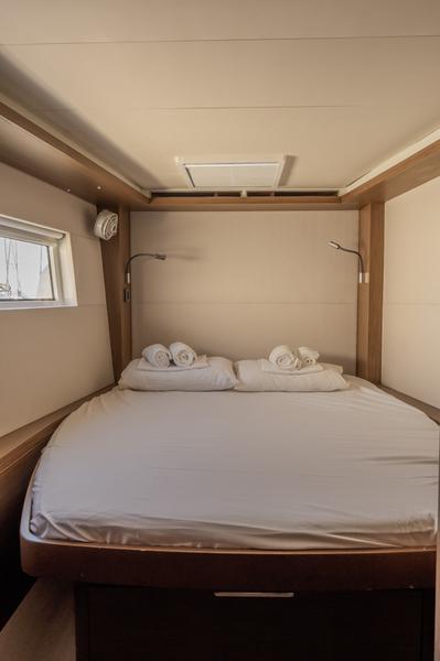 Book yachts online - catamaran - Lagoon 50 (6 cabs) -  Skippered - PELAGIC CAT - rent