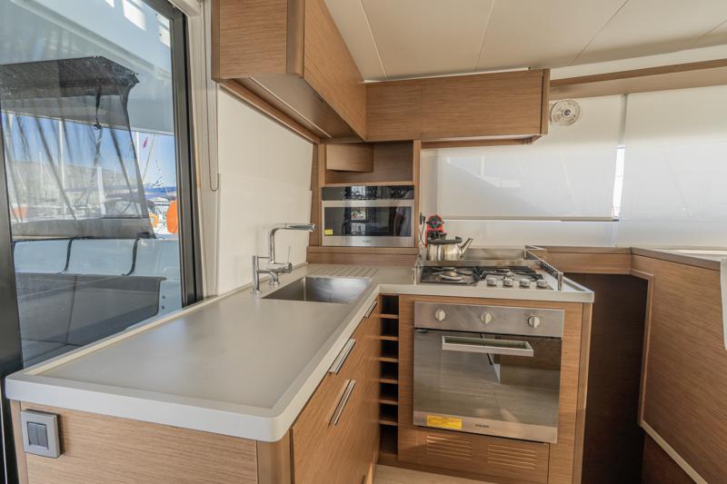 Book yachts online - catamaran - Lagoon 50 (6 cabs) -  Skippered - PELAGIC CAT - rent