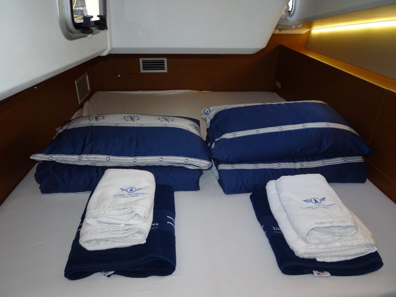 Book yachts online - sailboat - Sun Odyssey 490 - ALFADER (NEW MODEL, BLUE HULL, AC+GEN.) - rent