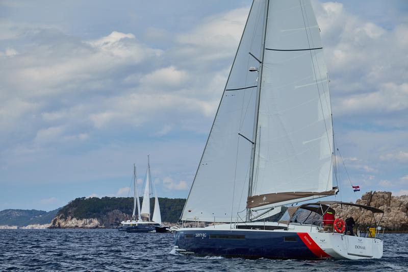 Book yachts online - sailboat - Sun Odyssey 490 - DONAR (NEW MODEL, BLUE HULL, AC+GEN.) - rent