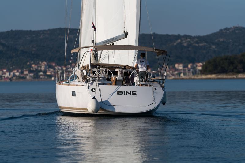 Book yachts online - sailboat - Elan 45 Impression - Bine - rent