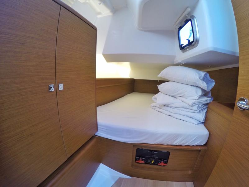Book yachts online - sailboat - Sun Odyssey 449 - Tardis - rent