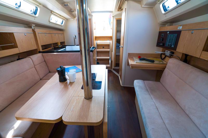 Book yachts online - sailboat - Hanse 345 - Anabella - rent