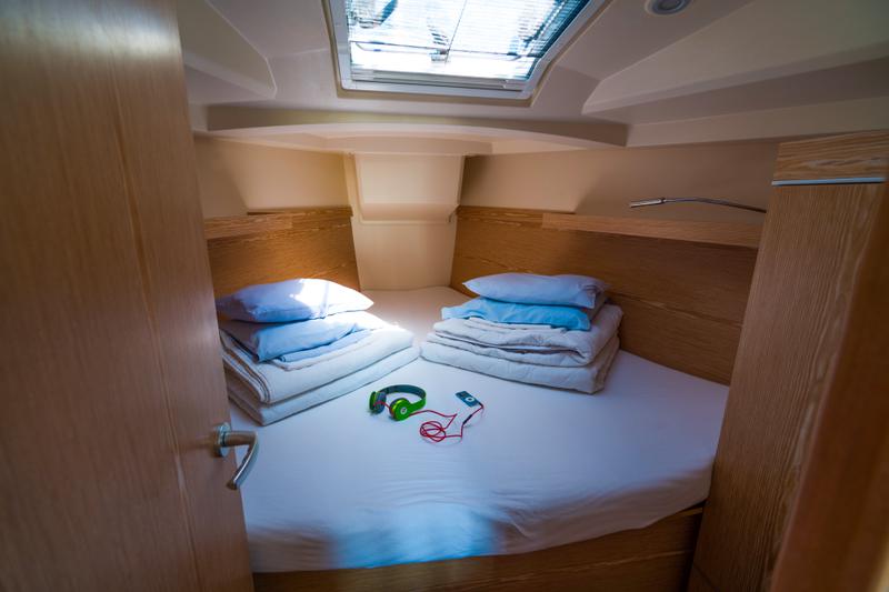 Book yachts online - sailboat - Hanse 345 - Anabella - rent
