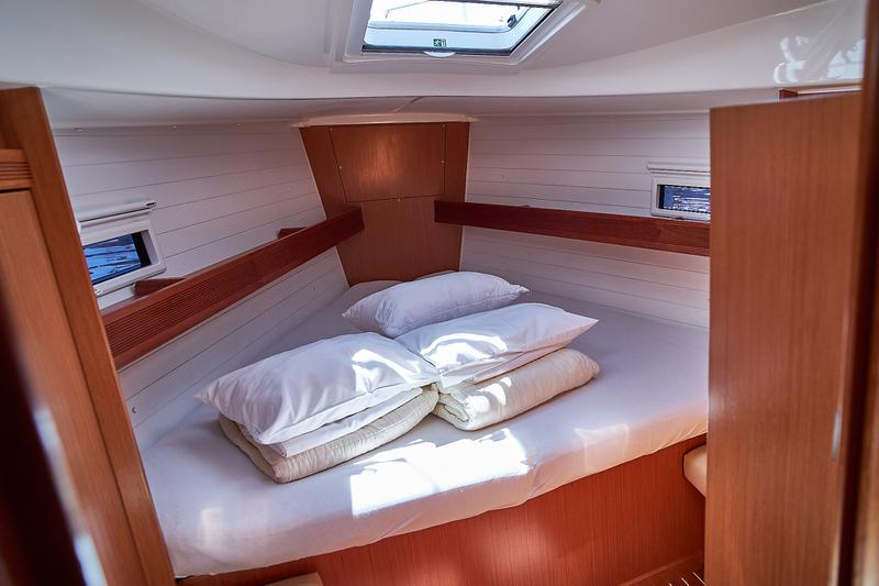 Book yachts online - sailboat - Bavaria 36 Cruiser - White pearl - rent