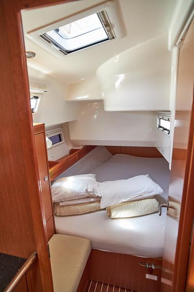 Book yachts online - sailboat - Bavaria 36 Cruiser - White pearl - rent