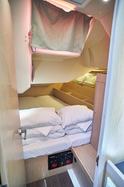 Book yachts online - sailboat - Oceanis 41.1. - White Beauty - rent