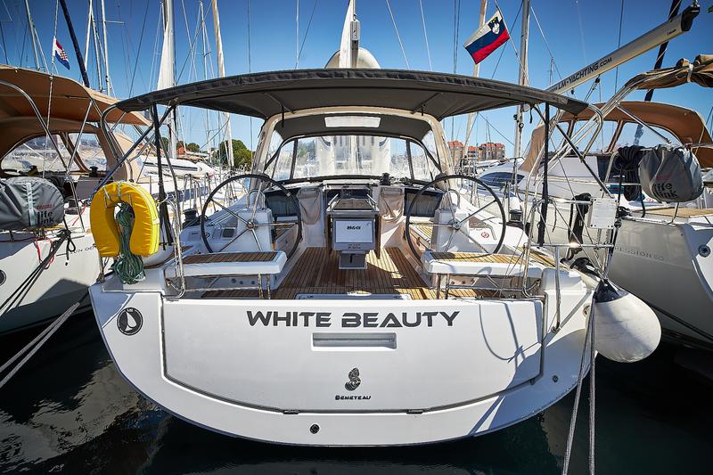 Book yachts online - sailboat - Oceanis 41.1. - White Beauty - rent