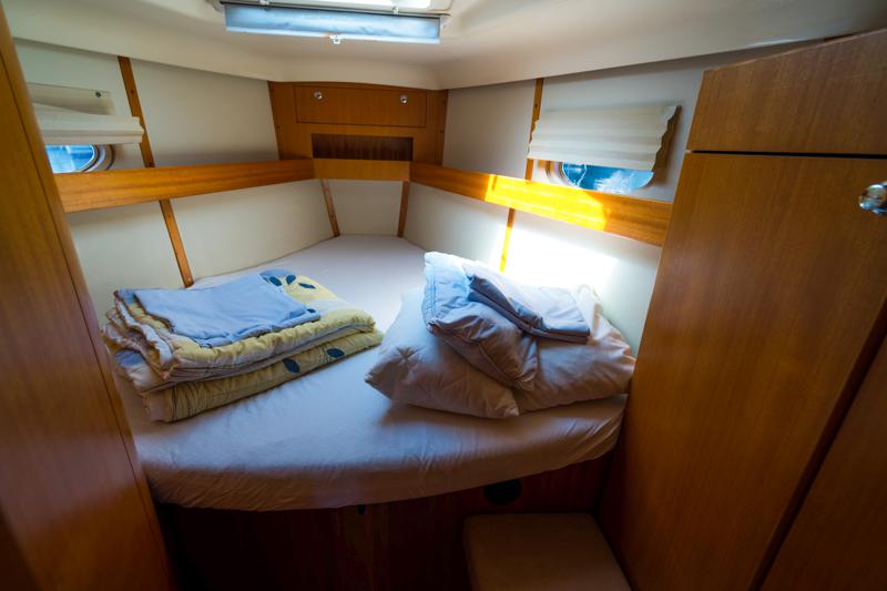 Book yachts online - sailboat - Elan 434 Impression - Skatka (sails 2015) - rent