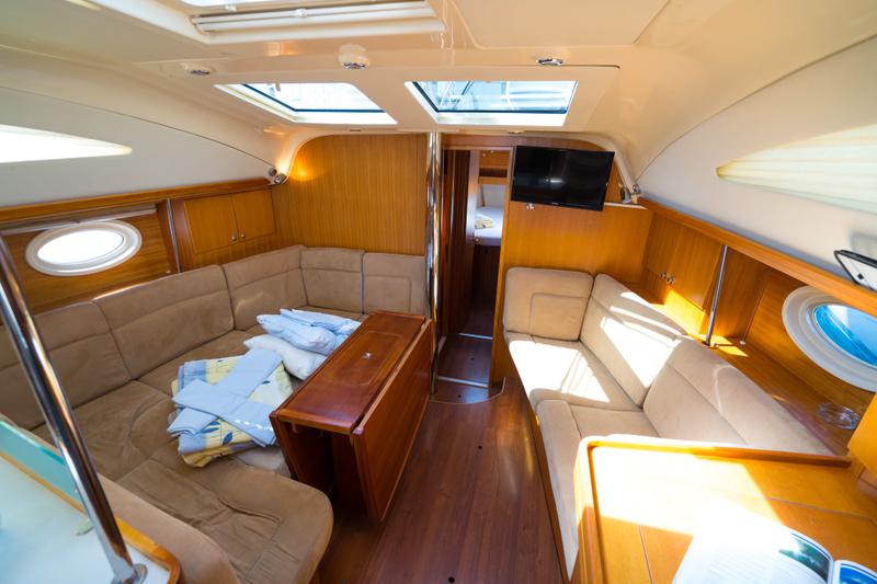 Book yachts online - sailboat - Elan 434 Impression - Skatka (sails 2015) - rent