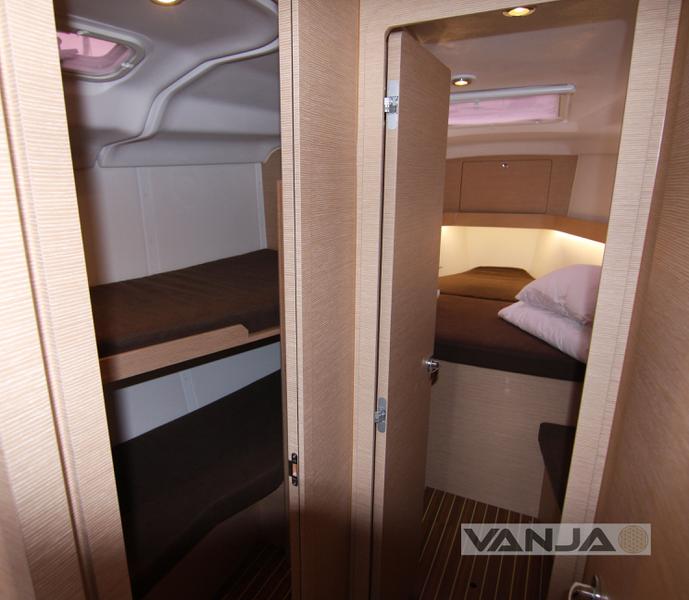 Book yachts online - sailboat - Elan 45 Impression - Vanja - rent