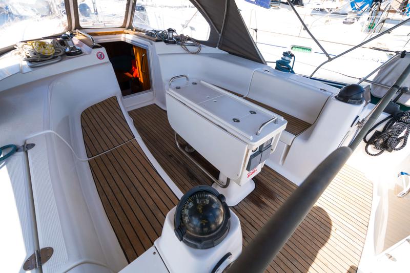 Book yachts online - sailboat - Bavaria 44 - Anis (Mainsail 2015, Genoa 2013) - rent