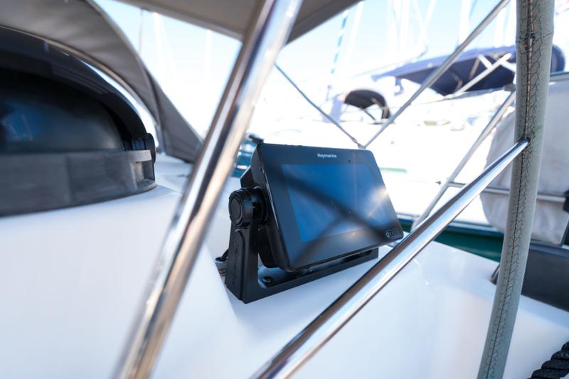 Book yachts online - sailboat - Bavaria 44 - Afrodita (sails 2013) - rent