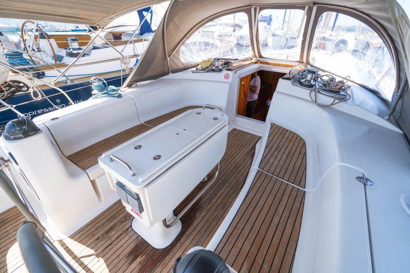 Book yachts online - sailboat - Bavaria 44 - Afrodita (sails 2013) - rent