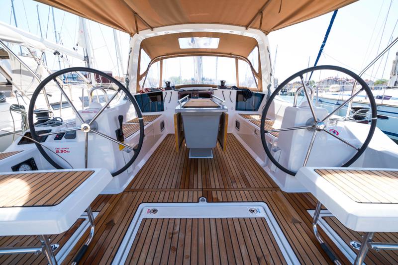 Book yachts online - sailboat - Oceanis 41.1 - White Pearl - rent