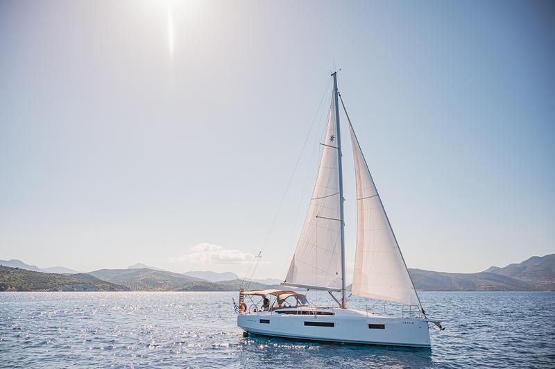 Book yachts online - sailboat - Sun Odyssey 410 - Irene - rent