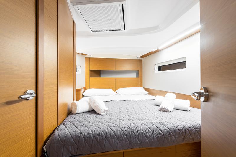 Book yachts online - sailboat - Sun Odyssey 410 - Irene - rent